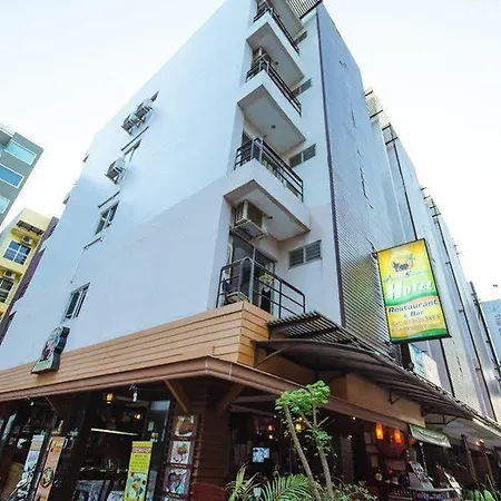 Patong Wannee Hotel
